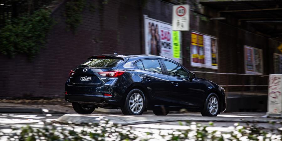  Mazda3 Neo Hatchback 2016 года  (AU) (фото 9 из 12)
